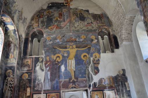 這張照片顯示了被釘十字架。